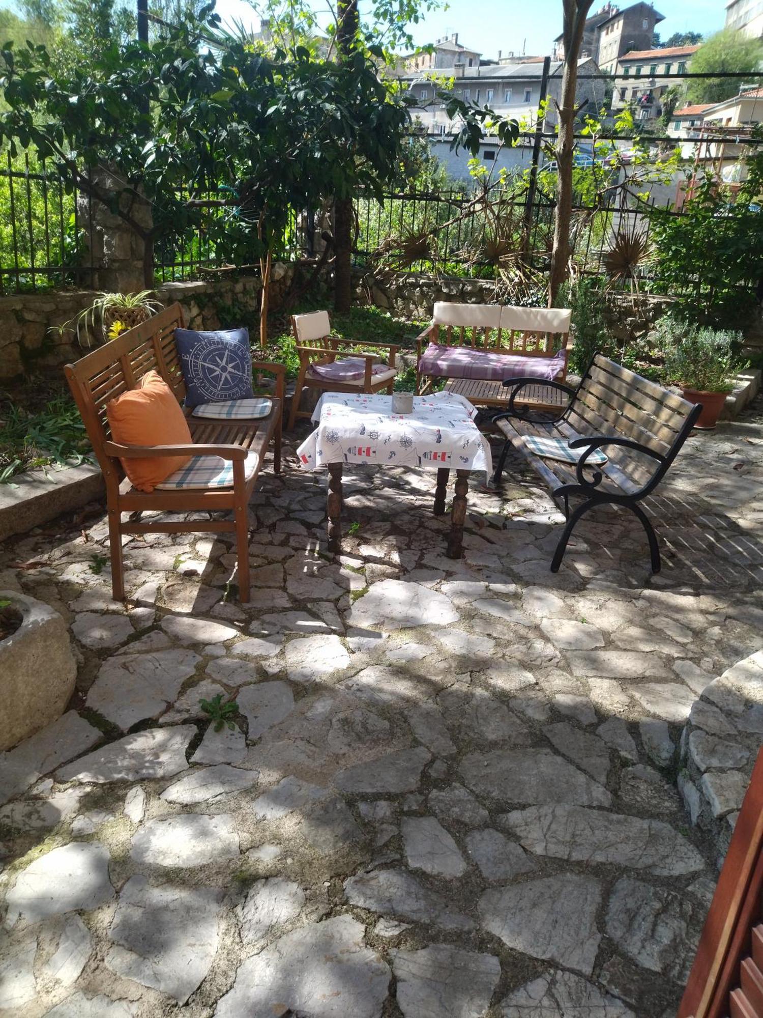 Zelena Oaza U Centru Grada Apartment Rijeka Exterior photo